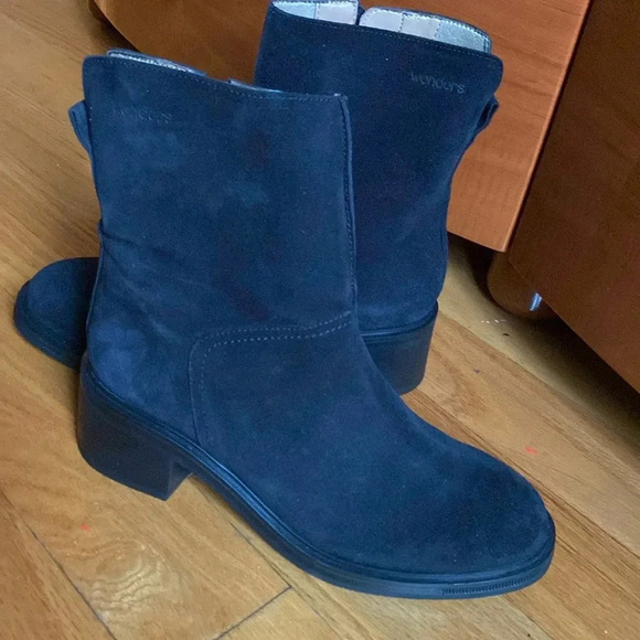 wonders Shoes - Wonders Women's G-5621-W  black  Waterproof Suede size  39 /8.5​​​